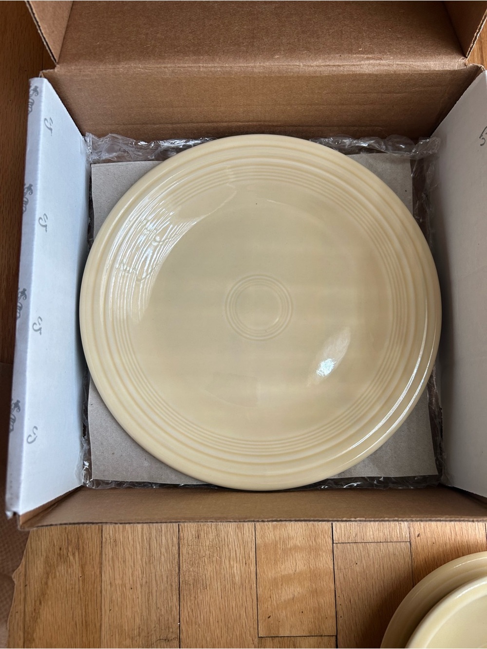 Fiesta Ivory 3-Piece Classic Dinnerware Set - Picture 2 of 4